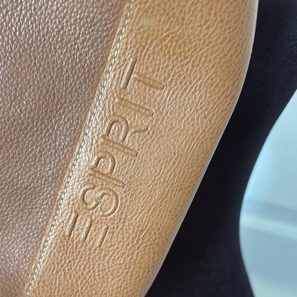 Esprit Vintage Brown Crossbody Bag with Sleek Design - Picture 3 of 14